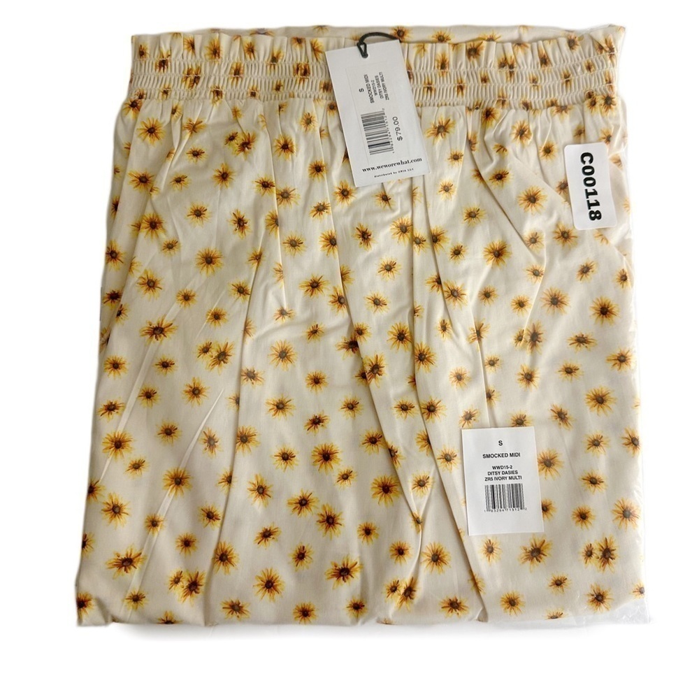 NWT Revolve WeWoreWhat Smocked Ditsy Daisy Maxi Dress Size Small - Picture 5 of 6